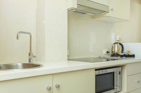 Deep Blue Hotel & Hot Springs - Accommodation Sunshine Coast 35