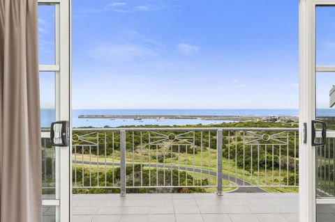 Deep Blue Hotel & Hot Springs - Accommodation Sunshine Coast 23