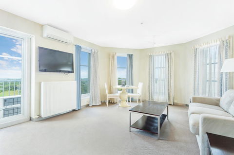 Deep Blue Hotel & Hot Springs - Accommodation Sunshine Coast 29