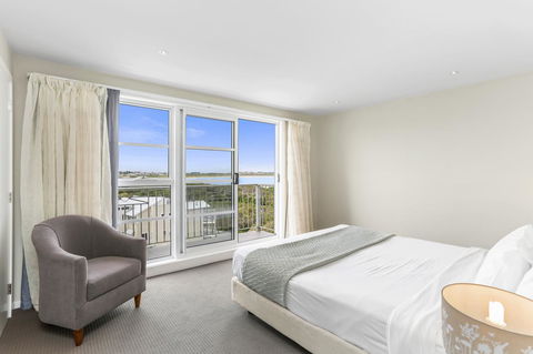 Deep Blue Hotel & Hot Springs - Accommodation Sunshine Coast 26