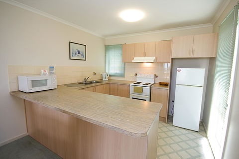 Anchorage Motel & Villas Lorne - Accommodation Sunshine Coast 25