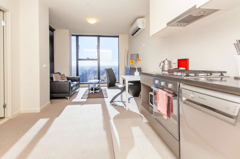Melbourne SkyHigh Apartments - Accommodation Sunshine Coast 2