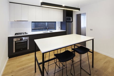Lakes Edge Apartments - Accommodation Sunshine Coast 6
