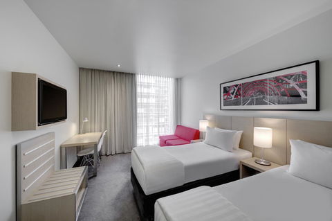 Travelodge Hotel Melbourne Docklands - Accommodation Sunshine Coast 2
