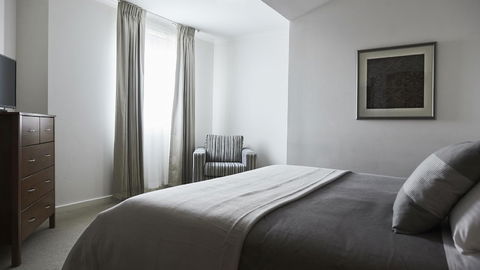 Plough Hotel - Accommodation Sunshine Coast 2