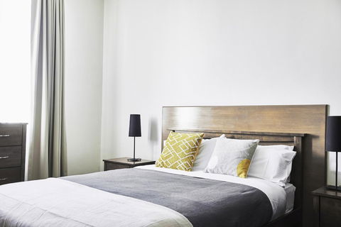 Plough Hotel - Accommodation Sunshine Coast 0