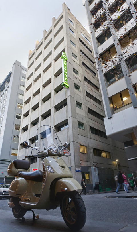 Causeway 353 Hotel - Accommodation Sunshine Coast 3