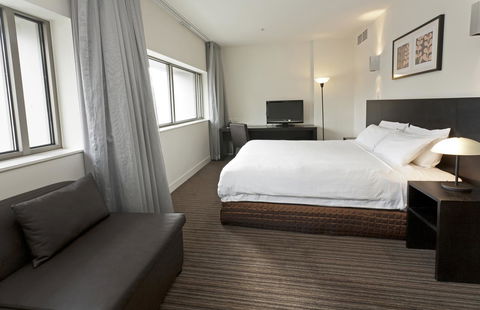 Causeway 353 Hotel - Accommodation Sunshine Coast 25