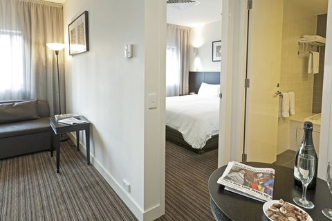 Causeway 353 Hotel - Accommodation Sunshine Coast 33