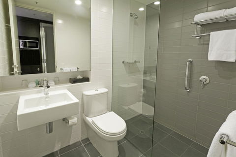 Causeway 353 Hotel - Accommodation Sunshine Coast 2