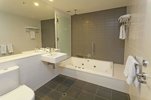 Causeway 353 Hotel - Accommodation Sunshine Coast 35