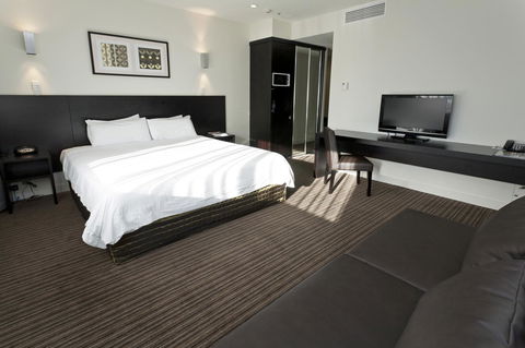 Causeway 353 Hotel - Accommodation Sunshine Coast 8