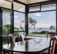 Beach Front Beauty - Ocean front views - Accommodation Sunshine Coast