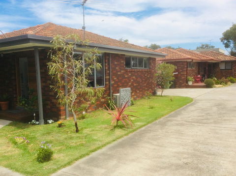 Avilla By The Bay - Accommodation Sunshine Coast 3