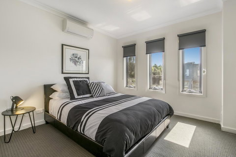 Marina Beach - Accommodation Sunshine Coast 0