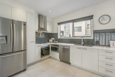 Marina Beach - Accommodation Sunshine Coast 2