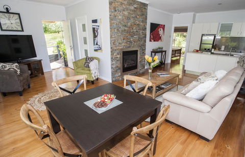 Abbys Cottages Bright - Accommodation Sunshine Coast 6