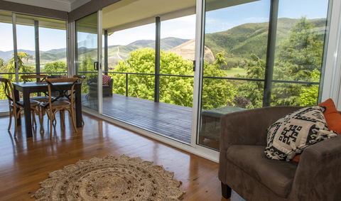 Abbys Cottages Bright - Accommodation Sunshine Coast 2