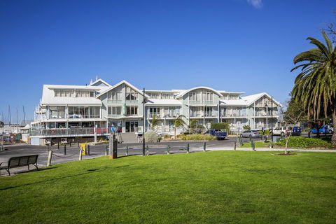 Aligned Corporate Residences Williamstown - Accommodation Sunshine Coast 3