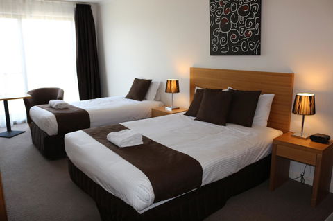 Bairnsdale International - Accommodation Sunshine Coast 28