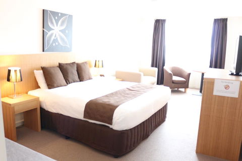 Bairnsdale International - Accommodation Sunshine Coast 10