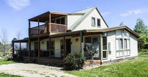 Beechworth Cedar Cottages - Accommodation Sunshine Coast 0