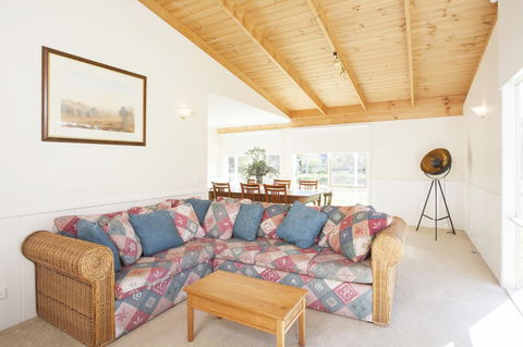 Beechworth Cedar Cottages - Accommodation Sunshine Coast 1