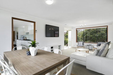 Fairhills - NEW LISTING, Beautifully Styled - Accommodation Sunshine Coast 1