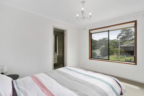 Fairhills - NEW LISTING, Beautifully Styled - Accommodation Sunshine Coast 5