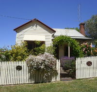 Miss Pym's Cottage - Accommodation Sunshine Coast