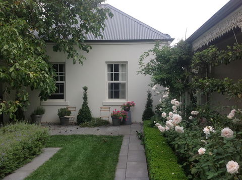Camellia Cottage - Accommodation Sunshine Coast 1