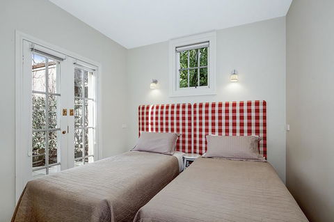 Camellia Cottage - Accommodation Sunshine Coast 3