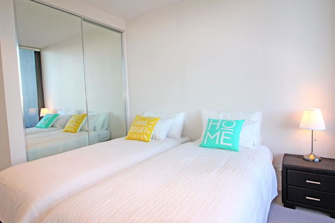 Auzzie Apartments Docklands, Melbourne - Accommodation Sunshine Coast 11