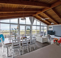 Stunning Waterfront only 10 minutes to Phillip Island - Pet Friendly - Accommodation Sunshine Coast