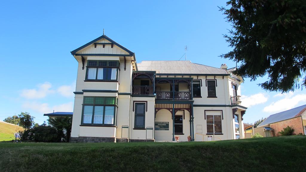 Waratah TAS Accommodation Sunshine Coast