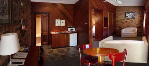 The Carrington Inn - Bungendore - Accommodation Sunshine Coast 1