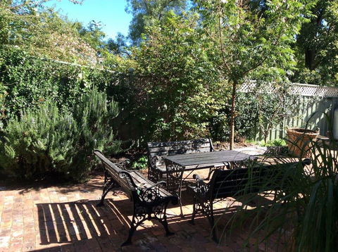The Coach House On River And Park - Accommodation Sunshine Coast 2