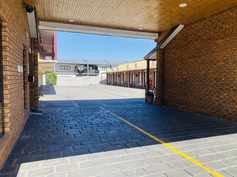 The Cottage Motor Inn Albury - Accommodation Sunshine Coast 1