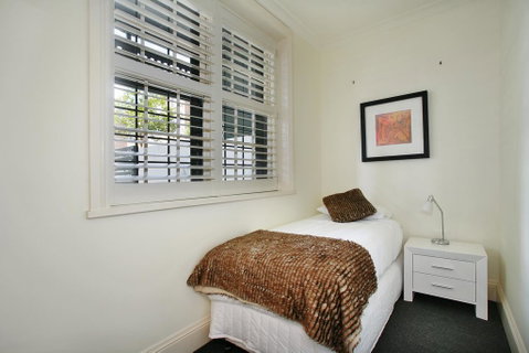 The Courtyard Of St Neot - Art Deco 2BR Potts Point Apartment With Large Courtyard In Stunning Location - Accommodation Sunshine Coast 2