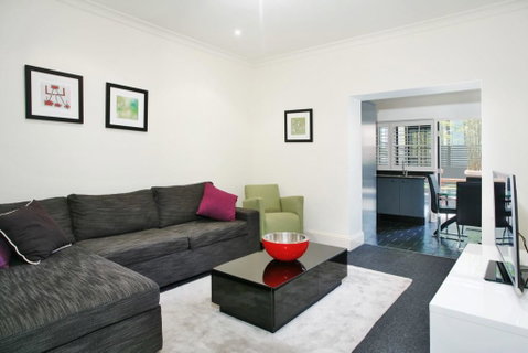 The Courtyard Of St Neot - Art Deco 2BR Potts Point Apartment With Large Courtyard In Stunning Location - Accommodation Sunshine Coast 0