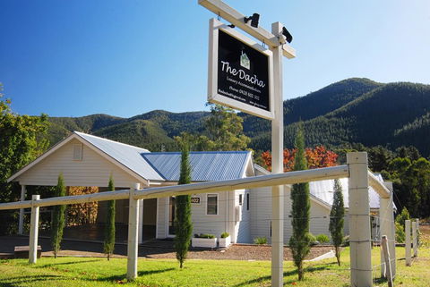 The Dacha - Accommodation Sunshine Coast 0