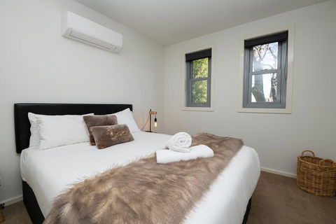 The Endsleigh -1 Bedroom Villa, Free Wifi, Near CBD - Accommodation Sunshine Coast 0
