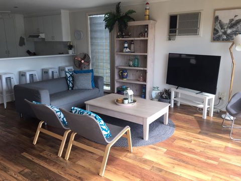 The Esplanade Holiday Home - Accommodation Sunshine Coast 1
