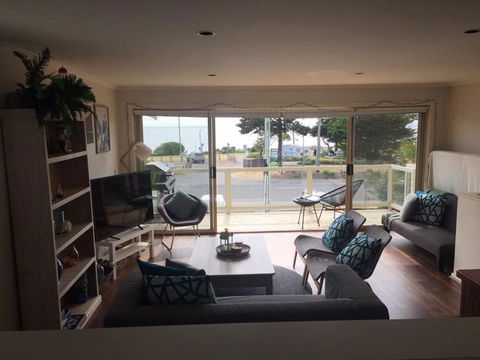 The Esplanade Holiday Home - Accommodation Sunshine Coast 2