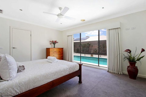 The Grand Holiday House - Accommodation Sunshine Coast 3