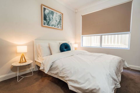 The Grand Oasis - Pool - Wifi - Mins From Beach - Accommodation Sunshine Coast 1