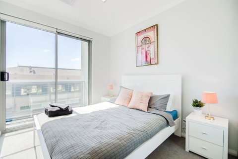 The Heart Of Northbridge With Complimentary Parking, Wifi & Netflix - Accommodation Sunshine Coast 0