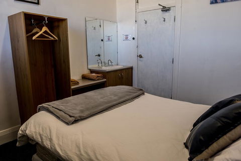 The Imperial Hotel - Accommodation Sunshine Coast 3