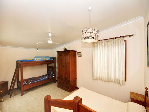 The Lakes Cottage - Accommodation Sunshine Coast 3