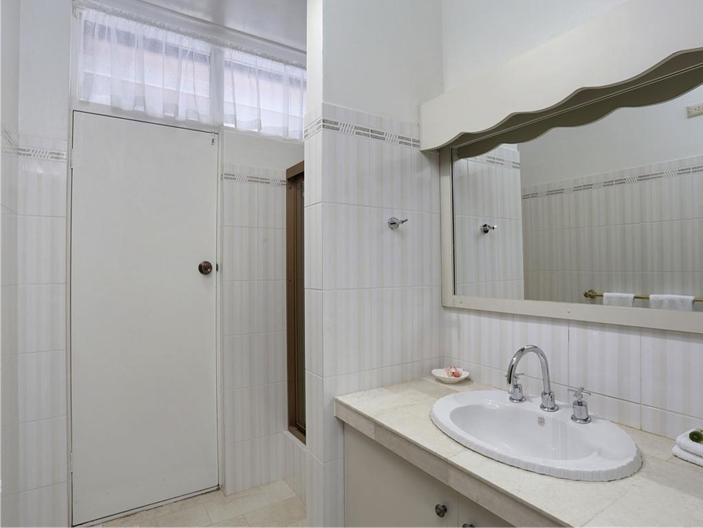 Lowanna NSW Accommodation Sunshine Coast